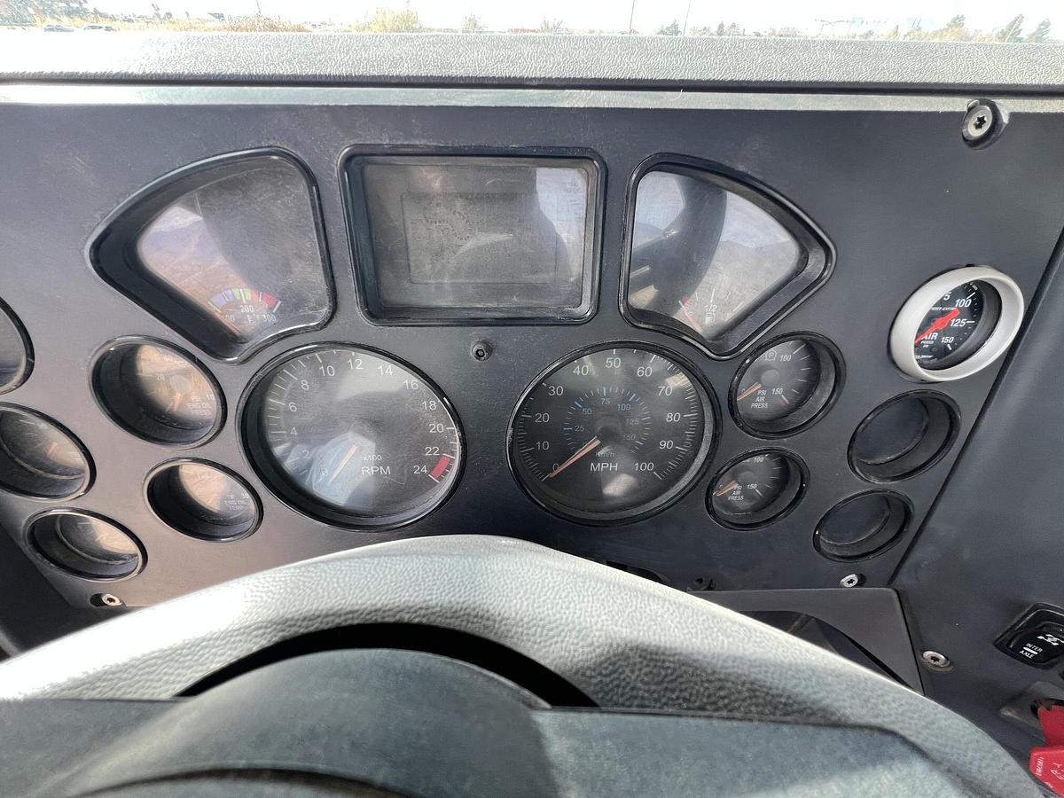 Used 2011 MACK Pinnacle CHU613