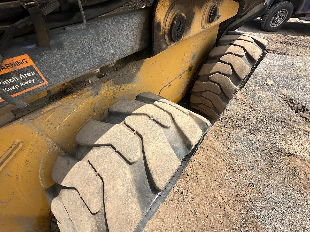 Used 2019 DEERE 332G