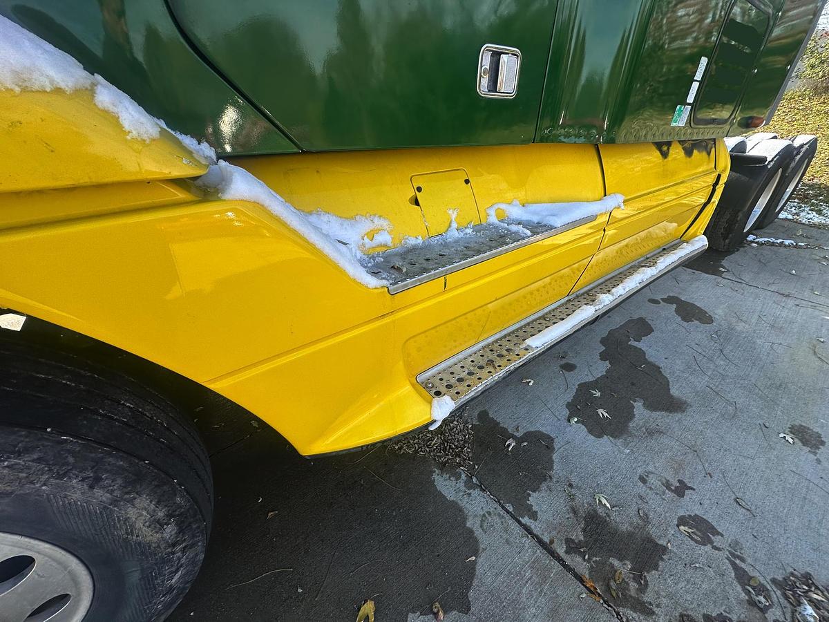 Used 2006 FREIGHTLINER Cascadia