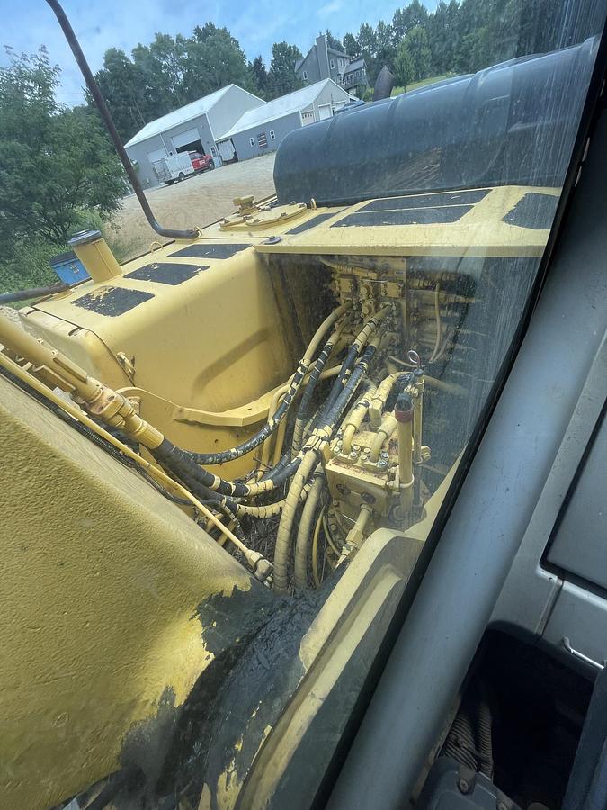 Used 2003 KOMATSU PC200 LC7