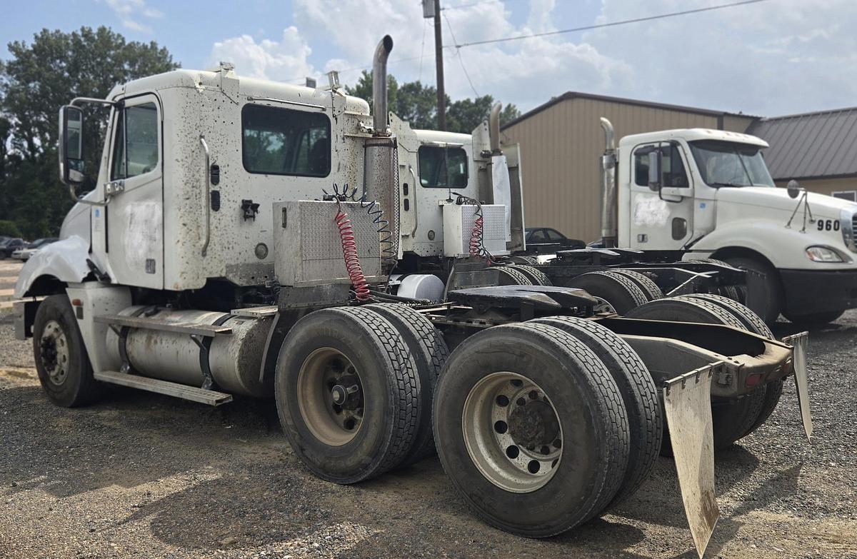 Used 2005 FREIGHTLINER Columbia