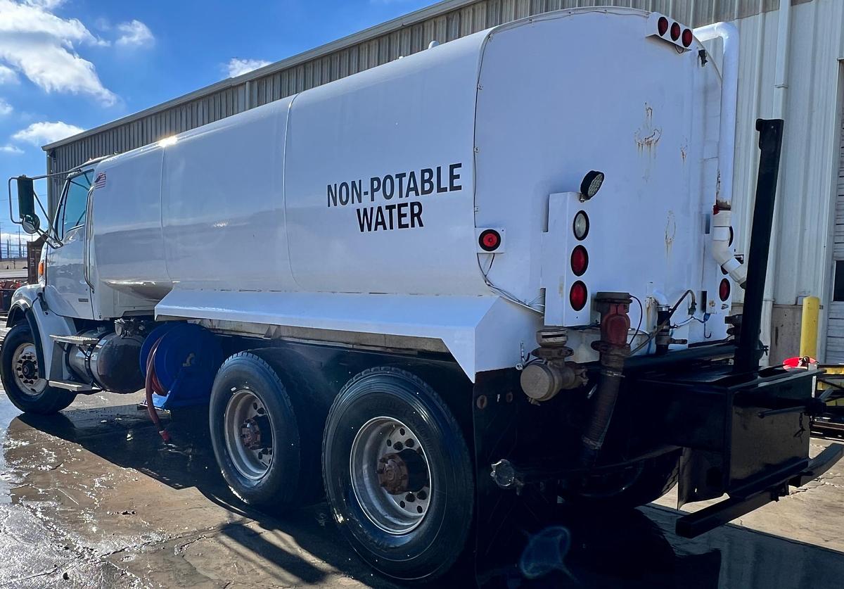 Used 2007 STERLING L7500 Water Truck