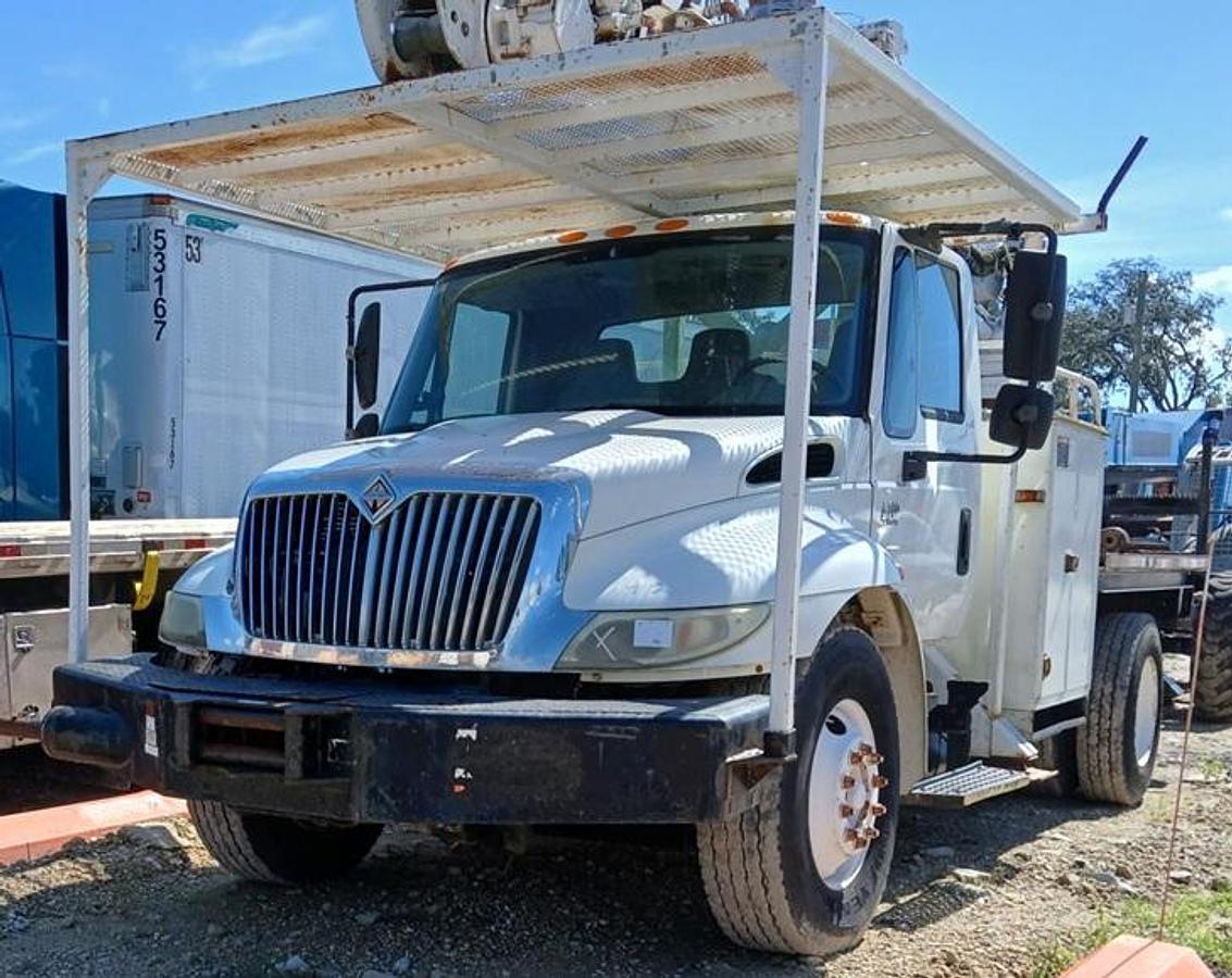 Used 2002 INTERNATIONAL 4300