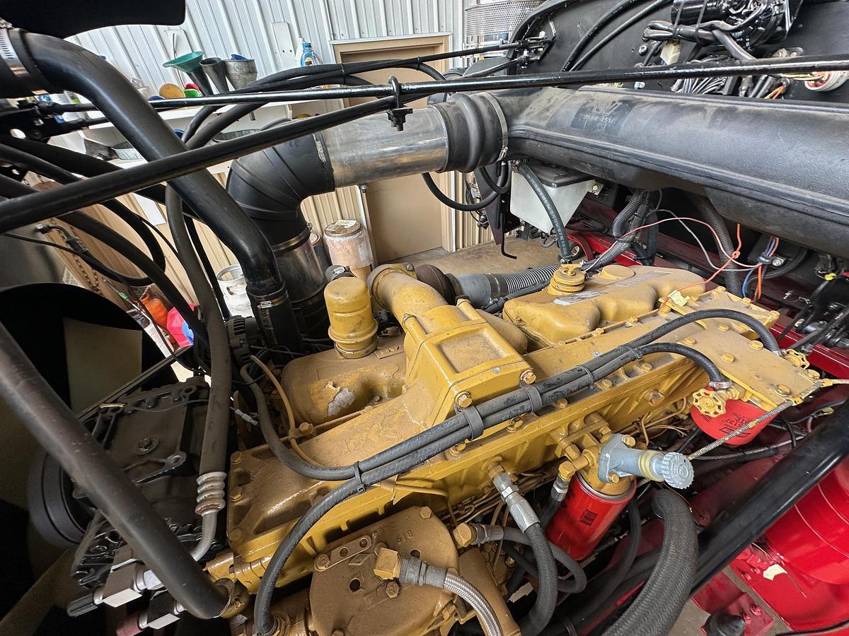 Used 1997 AUTOCAR DK6 Tilt Nose