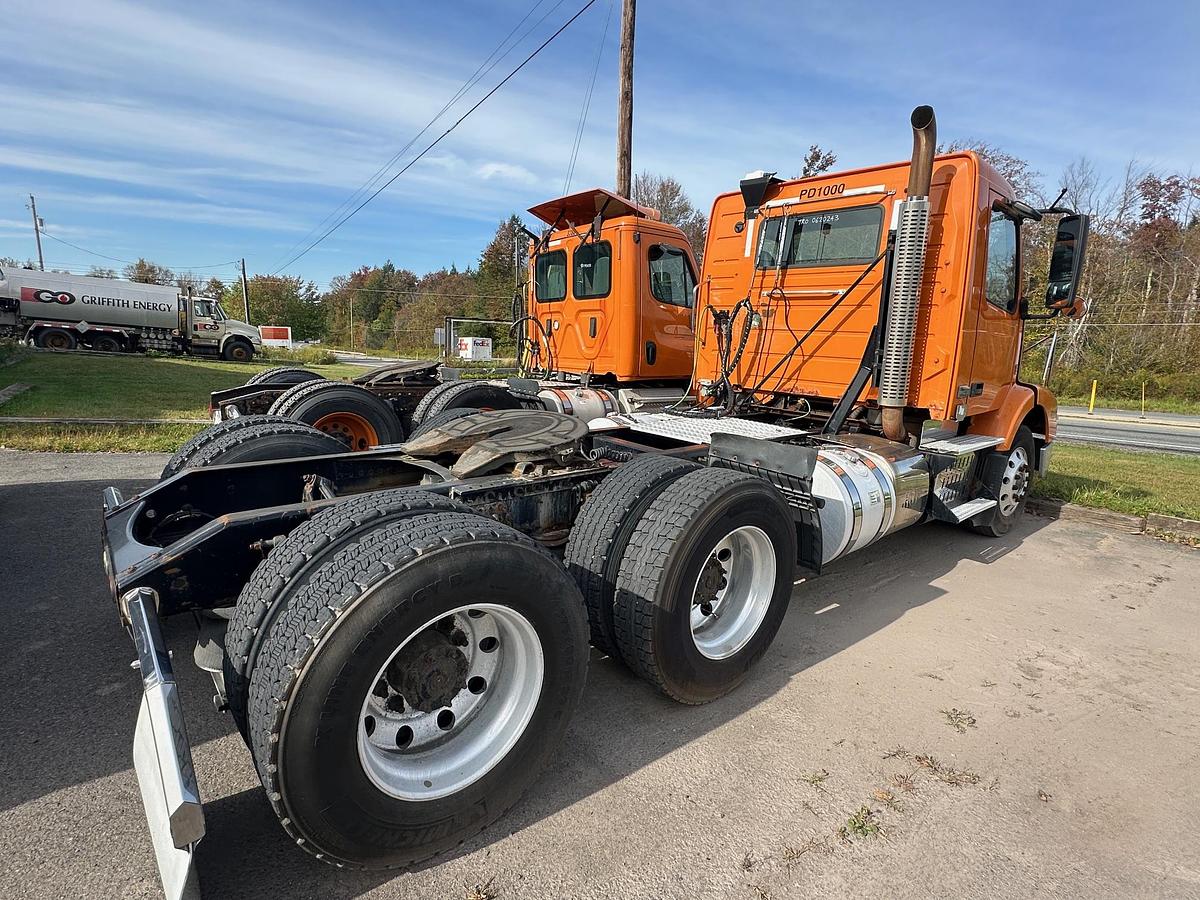 Used 2014 VOLVO VNM64T