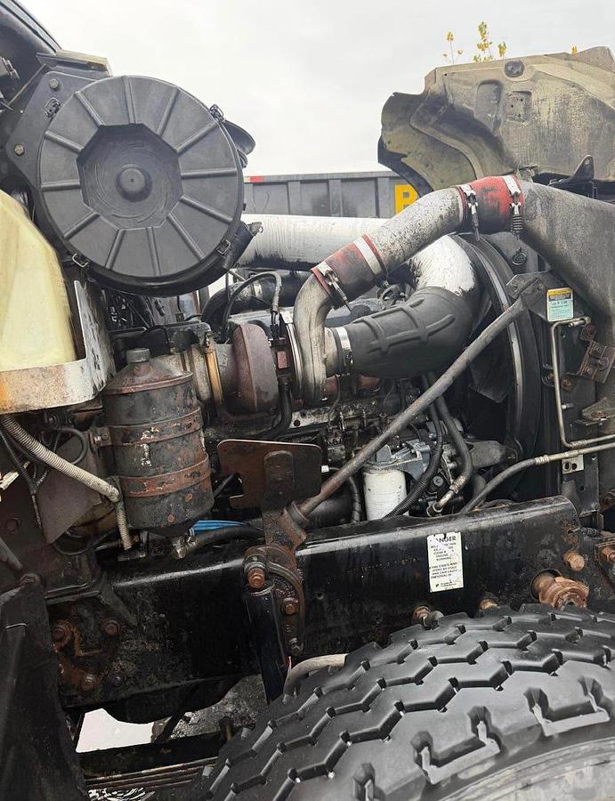 Used 2005 MACK CV713