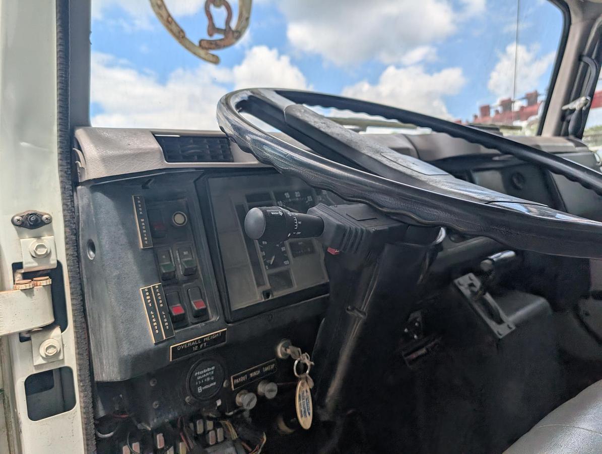 Used 1996 INTERNATIONAL 4800