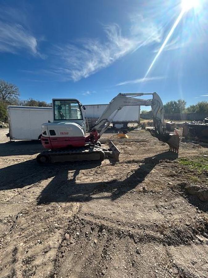 Used 2015 TAKEUCHI TB260