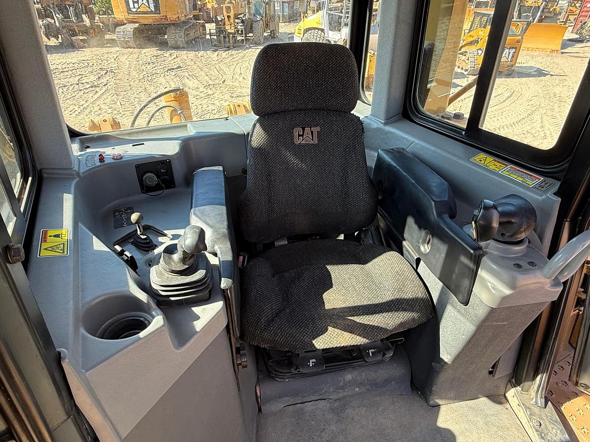 Used 2014 CATERPILLAR D6T XL