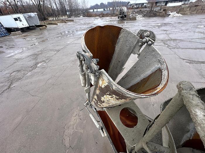 Used 2007 PHOENIX Front Discharge Mixer