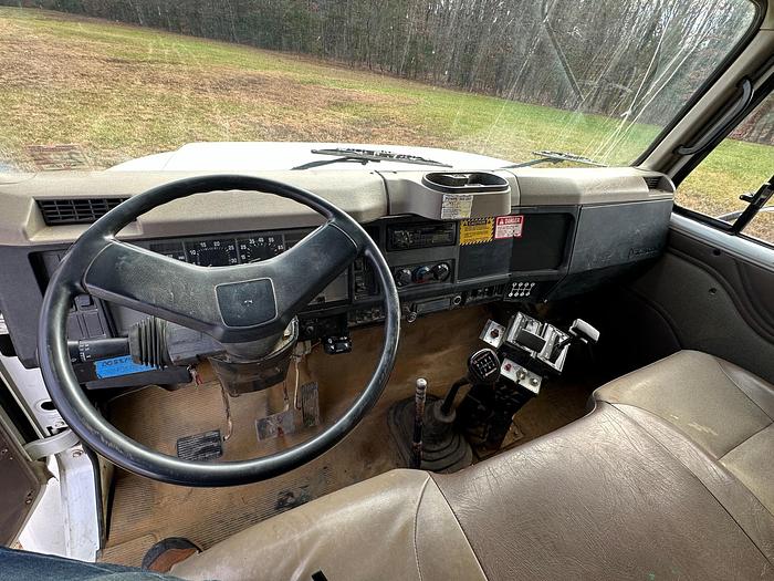 Used 2001 INTERNATIONAL 4700