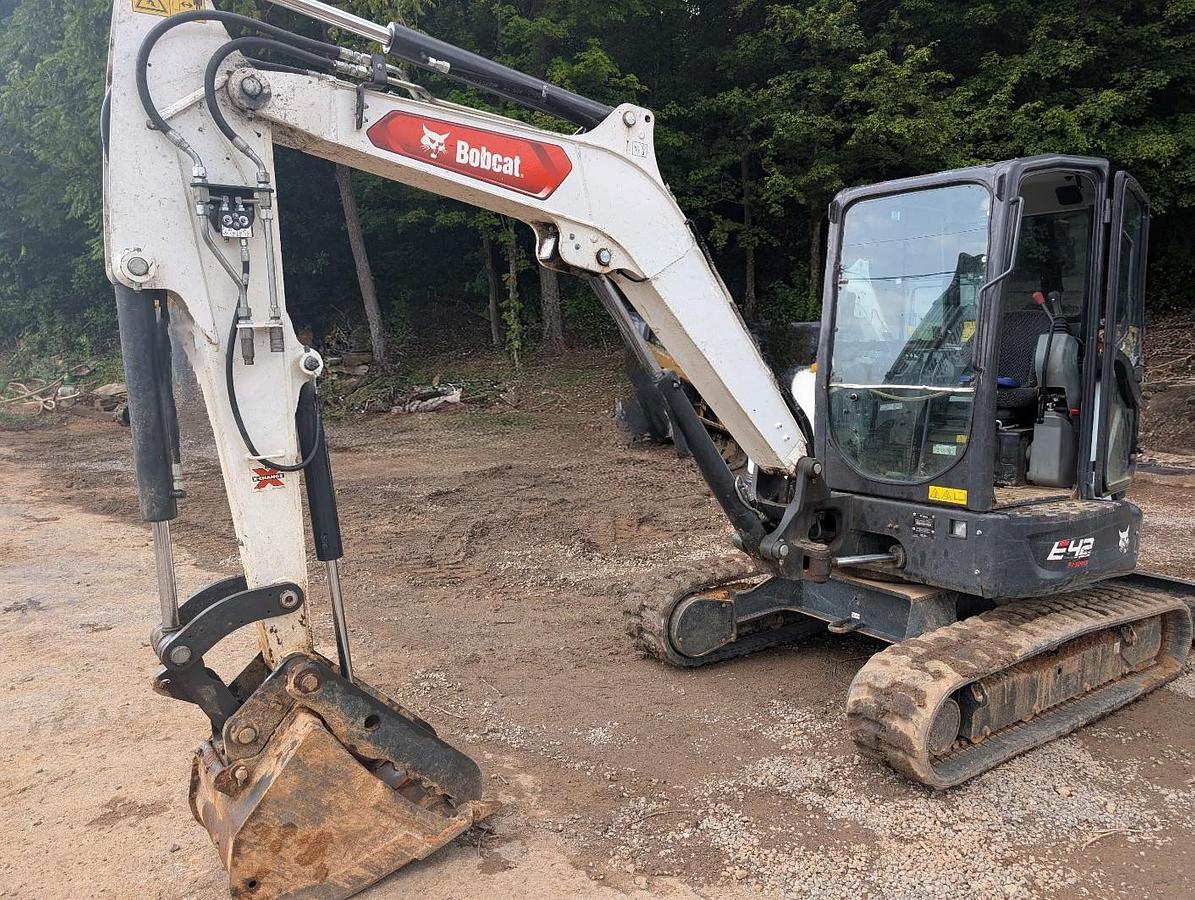 Used 2023 BOBCAT E 42 R2