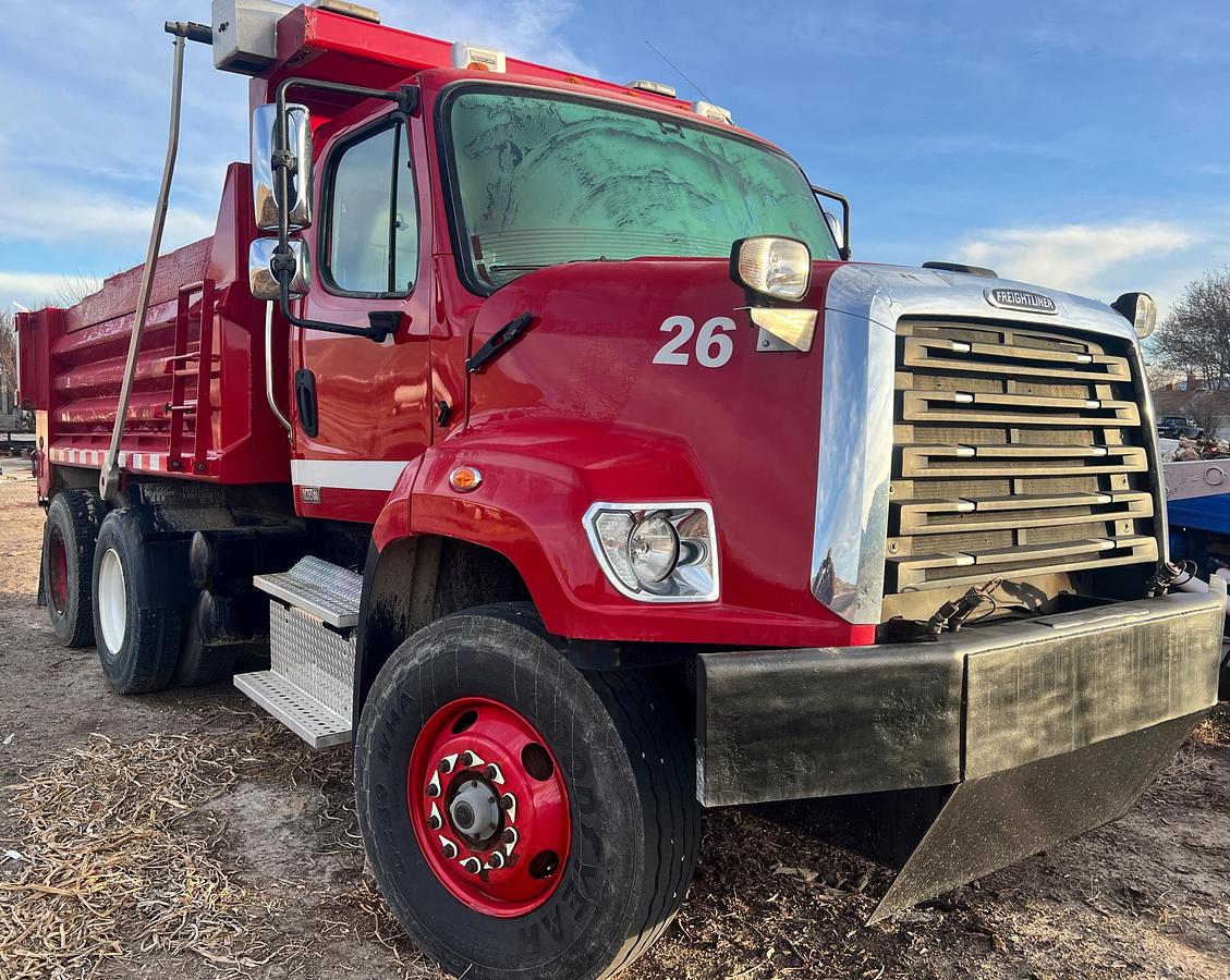 Used 2013 FREIGHTLINER 108SD Dump Truck