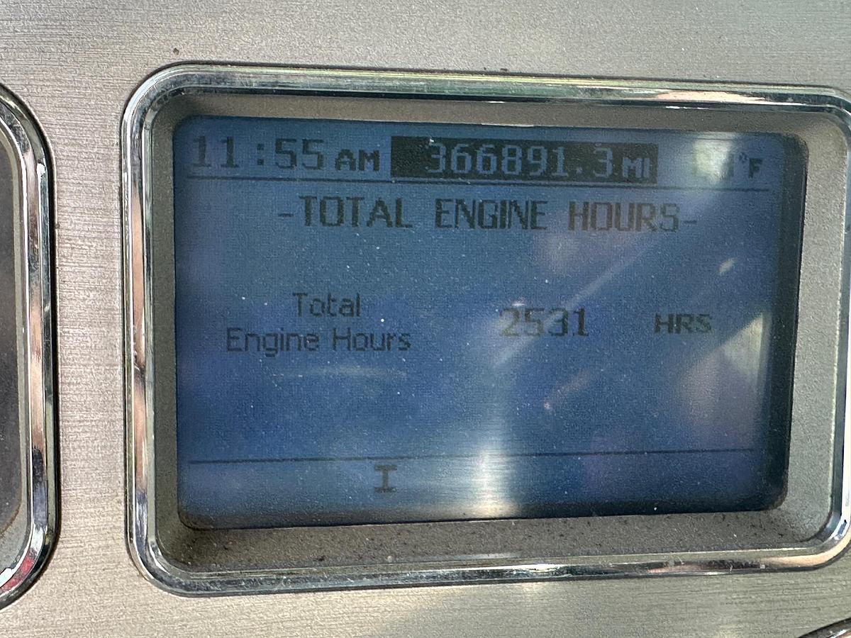 Used 2012 MACK Granite GU713