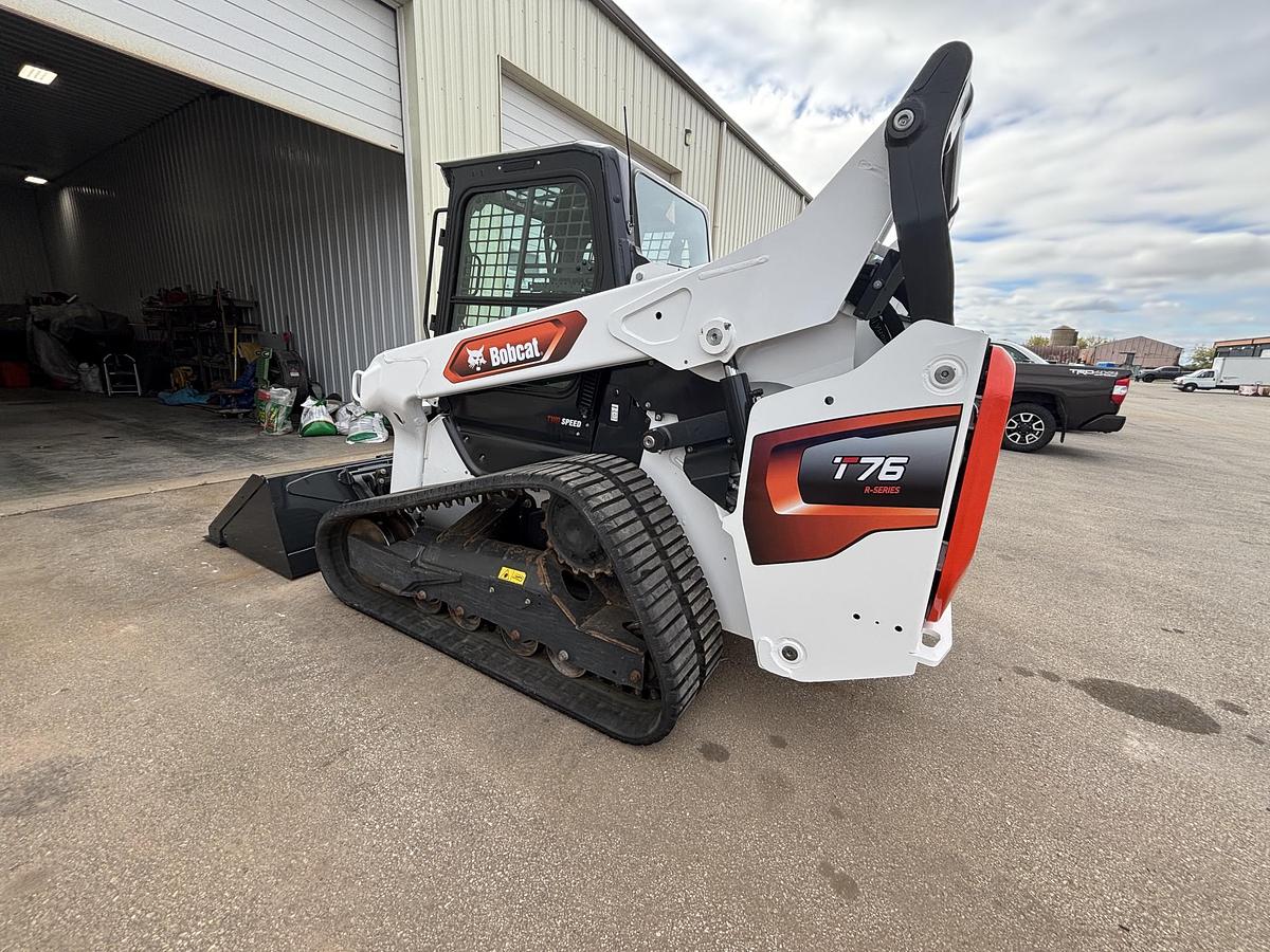 Used 2022 BOBCAT T76