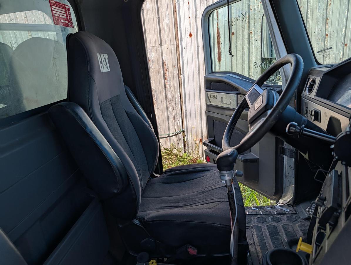 Used 2015 CATERPILLAR CT660 S