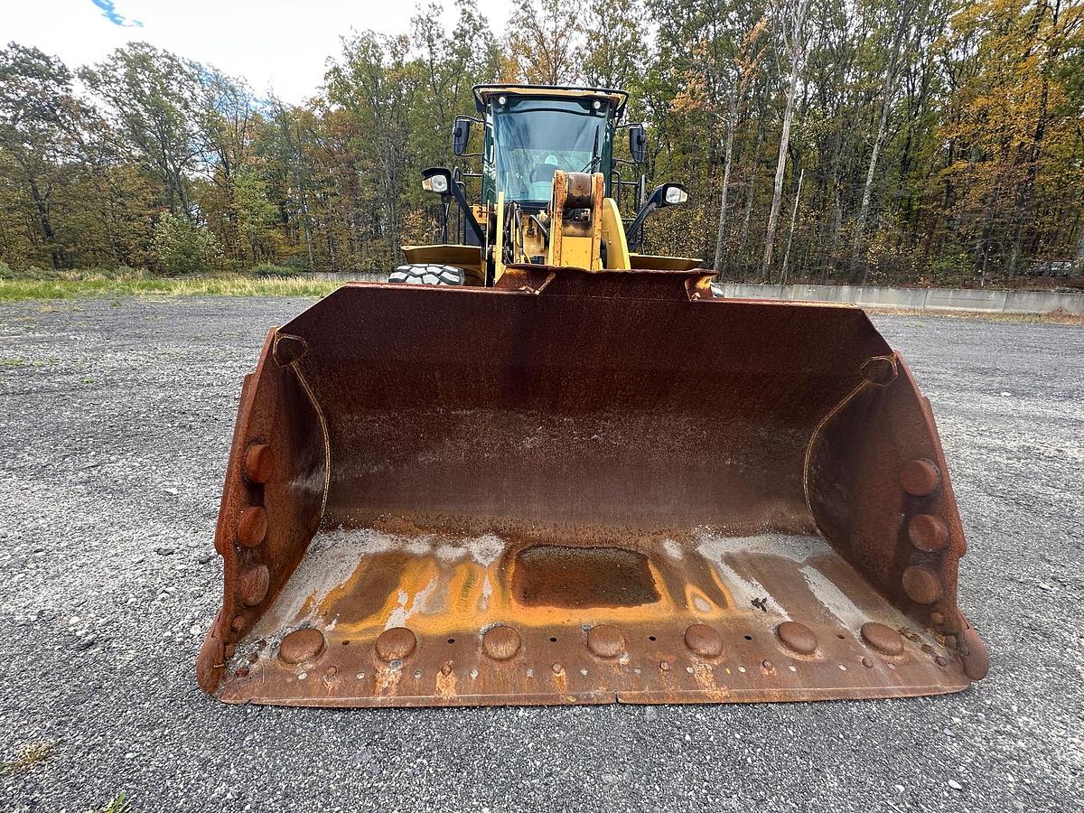 Used 2015 CATERPILLAR 962M