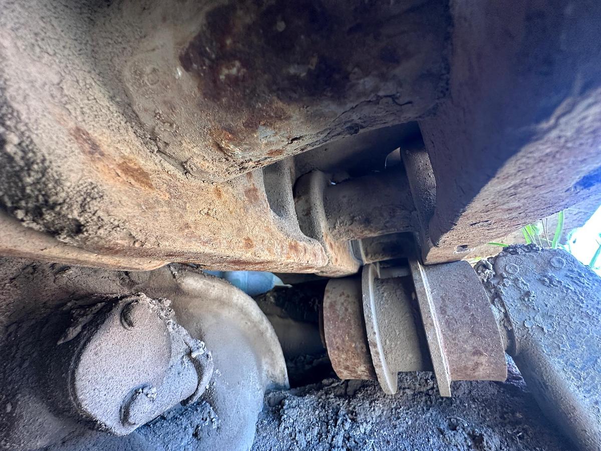 Used 1983 CATERPILLAR 245