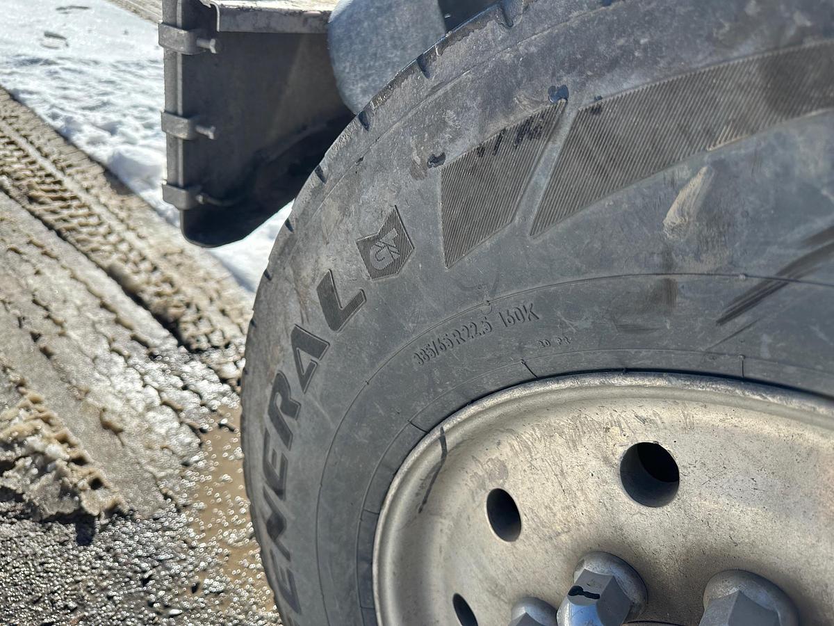 Used 2005 MACK CV713