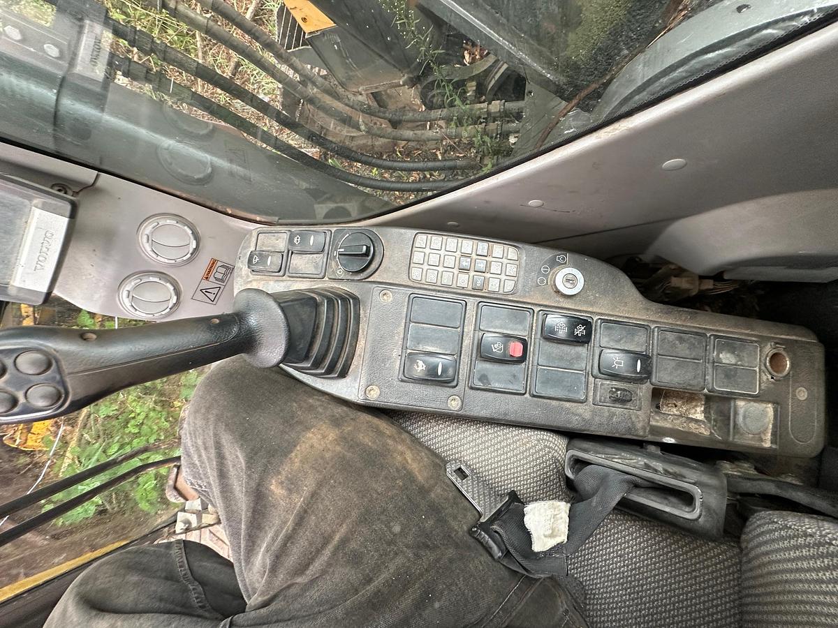 Used 2013 VOLVO ECR235DL