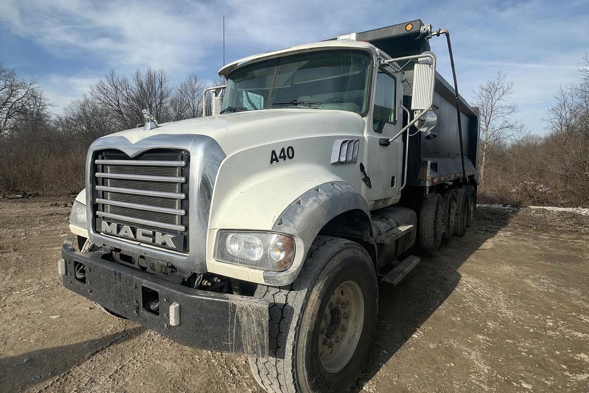 Used 2013 MACK Granite CU713