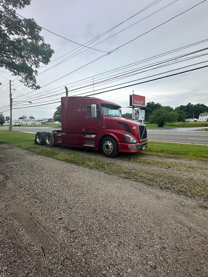 Used 2011 VOLVO VNL 64T630