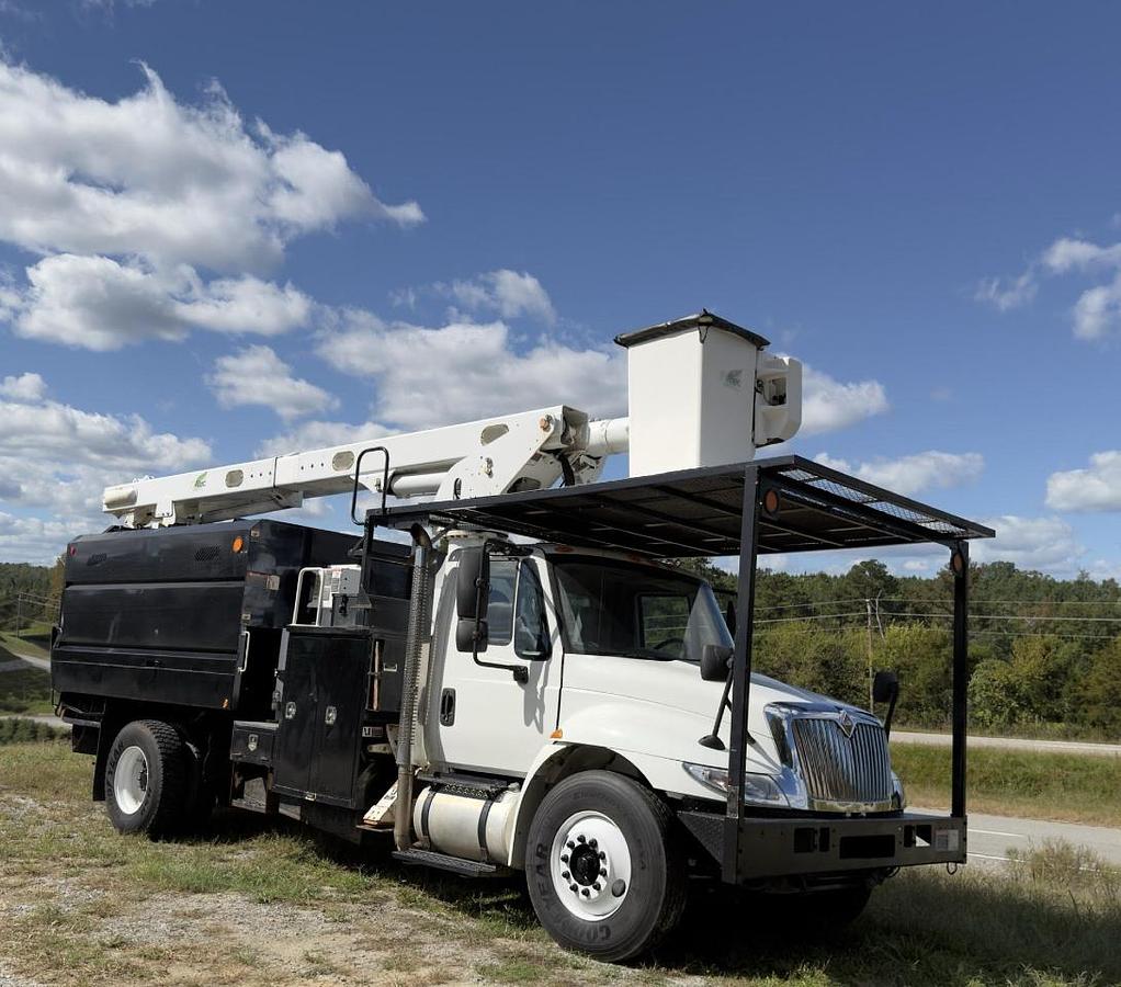 Used 2011 INTERNATIONAL 4300 Chipper Dump