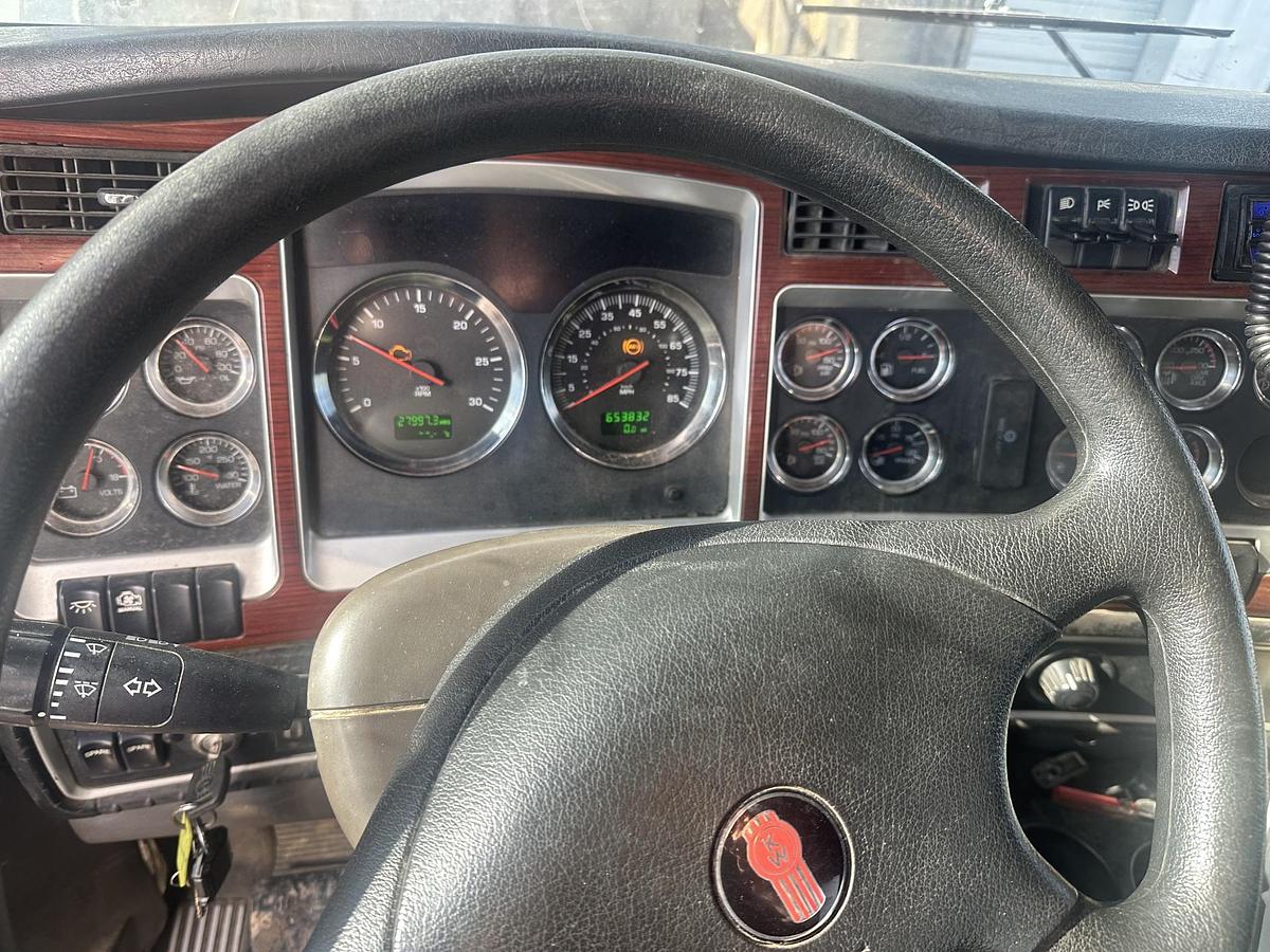 Used 2006 KENWORTH T800