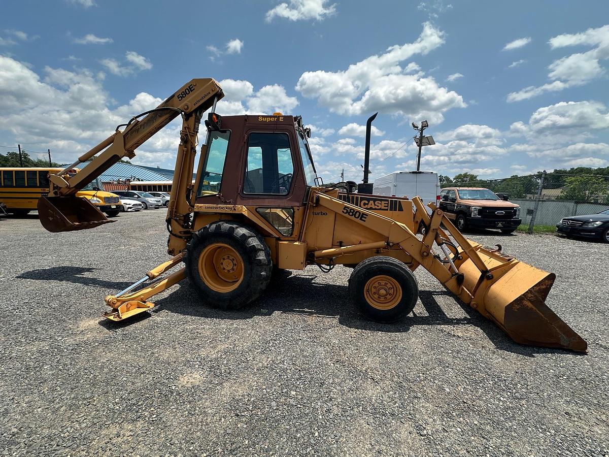 Used 1986 CASE 580E