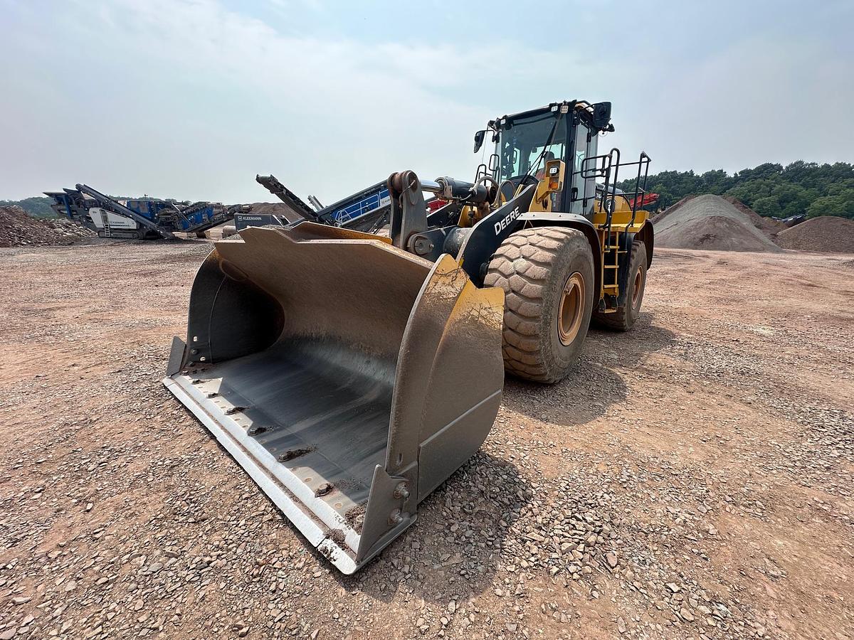 Used 2023 DEERE 744P