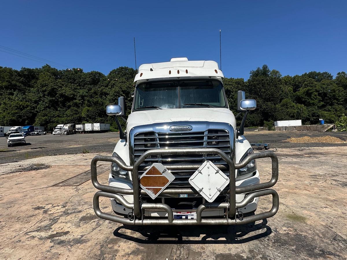 Used 2016 FREIGHTLINER Cascadia 113