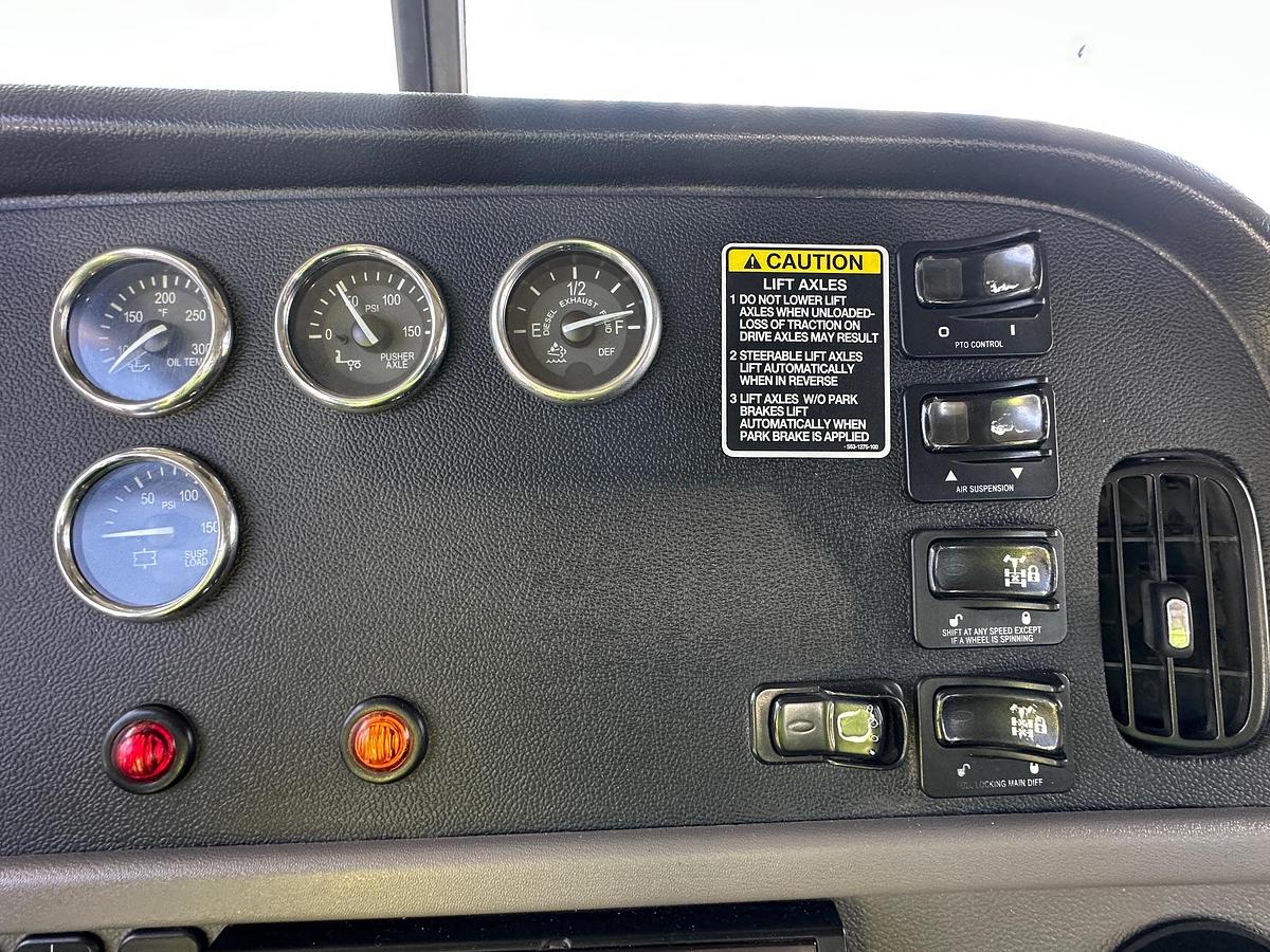 Used 2016 PETERBILT 365