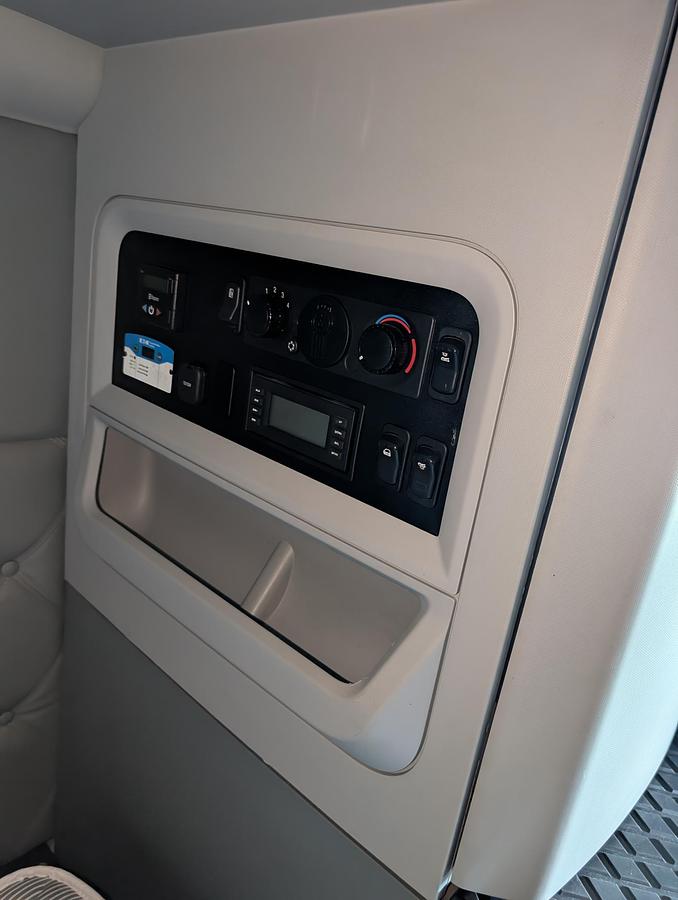 Used 2021 KENWORTH T680