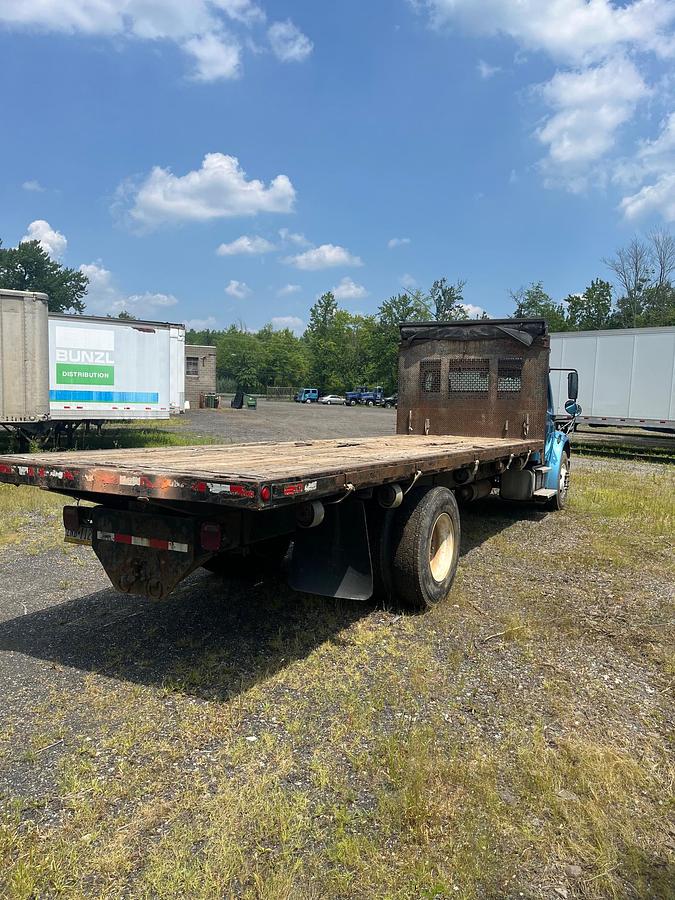 Used 2004 FREIGHTLINER M2 Business Class