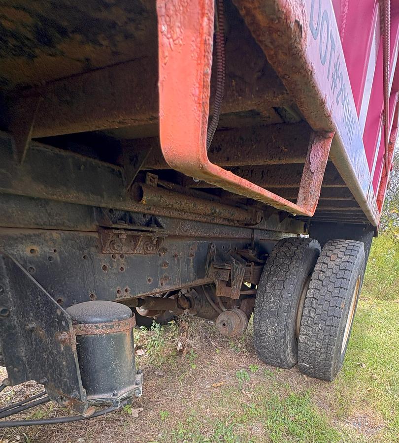 Used 1990 INTERNATIONAL 4900