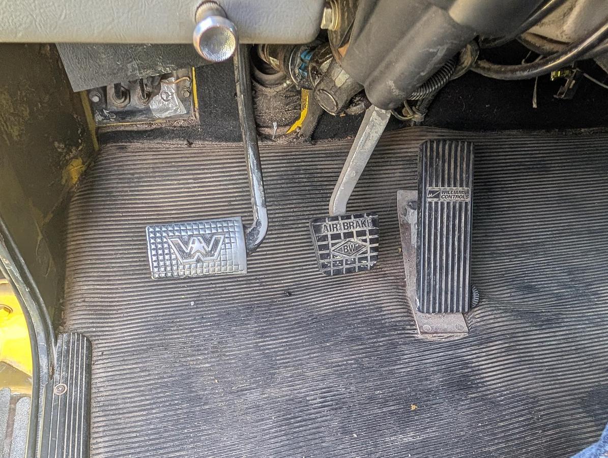 Used 2004 WESTERN STAR 4900