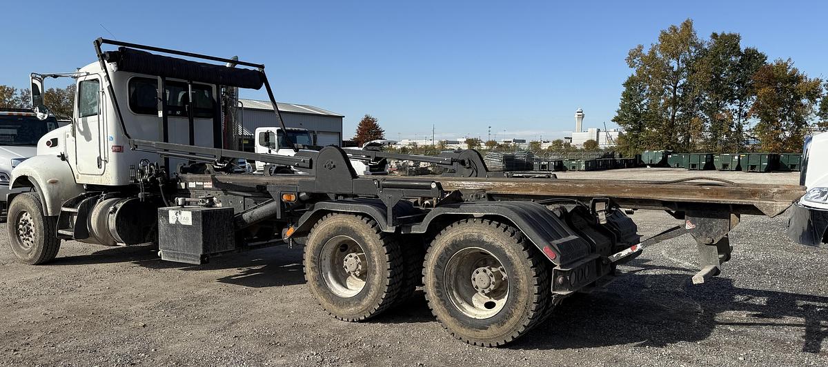 Used 2016 PETERBILT 348