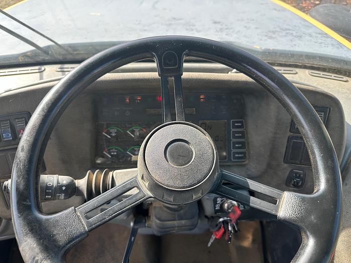 Used 2006 DEERE 300D