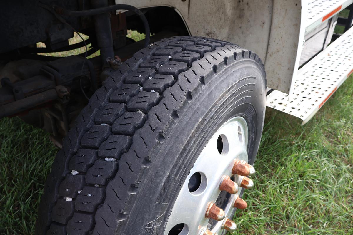 Used 2003 FREIGHTLINER FL70