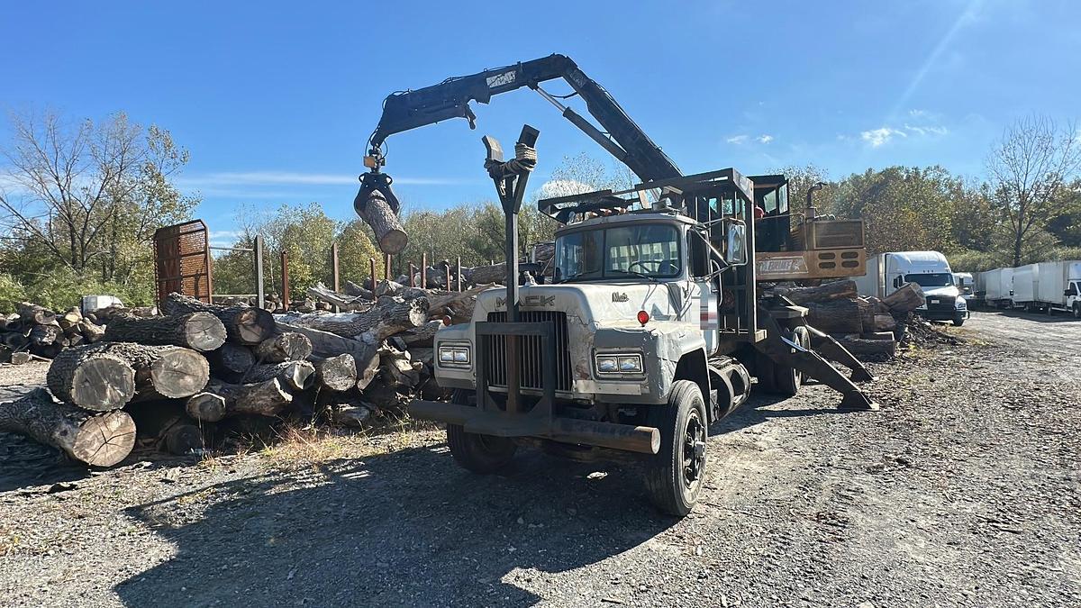 Used 1984 MACK RD686S