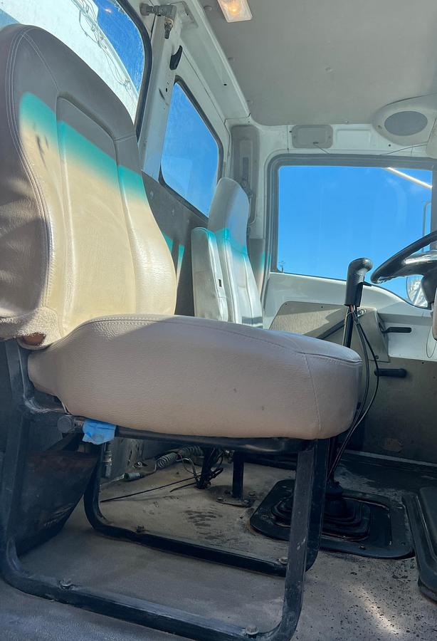 Used 2007 STERLING L7500 Water Truck