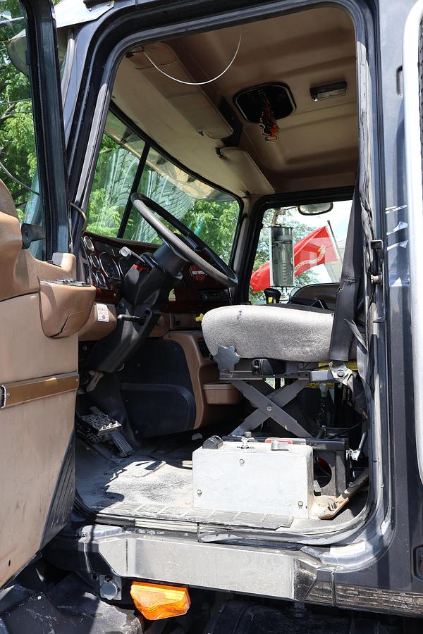 Used 2006 MACK CT713 Granite
