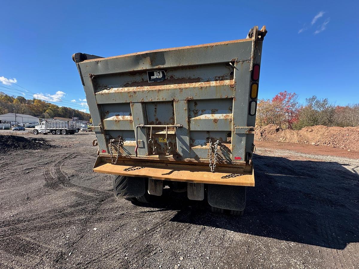 Used 2016 PETERBILT 365