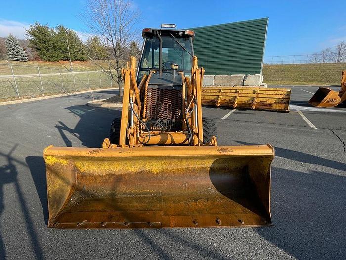 Used 2003 CASE 570M XT