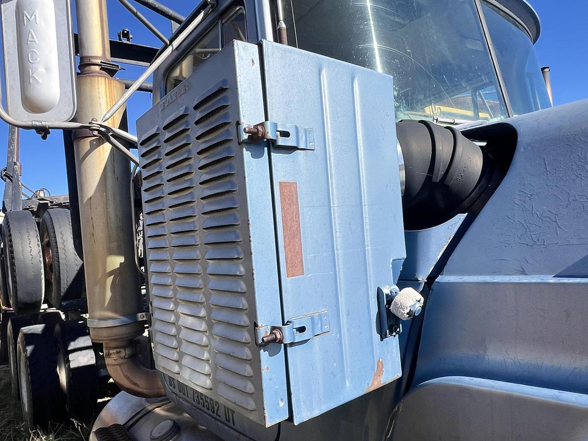 Used 1974 MACK RS767 LST