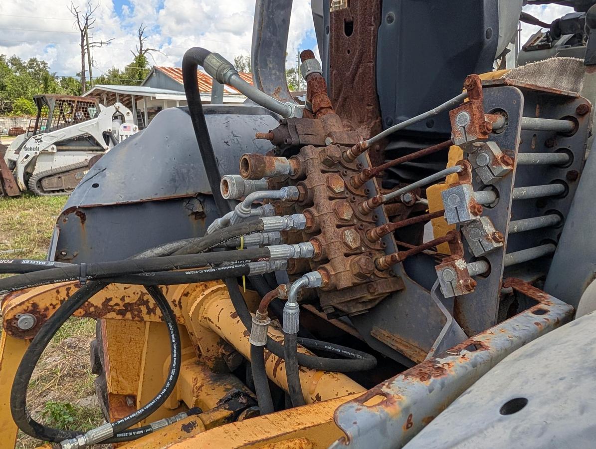 Used 1995 CASE 570LXT