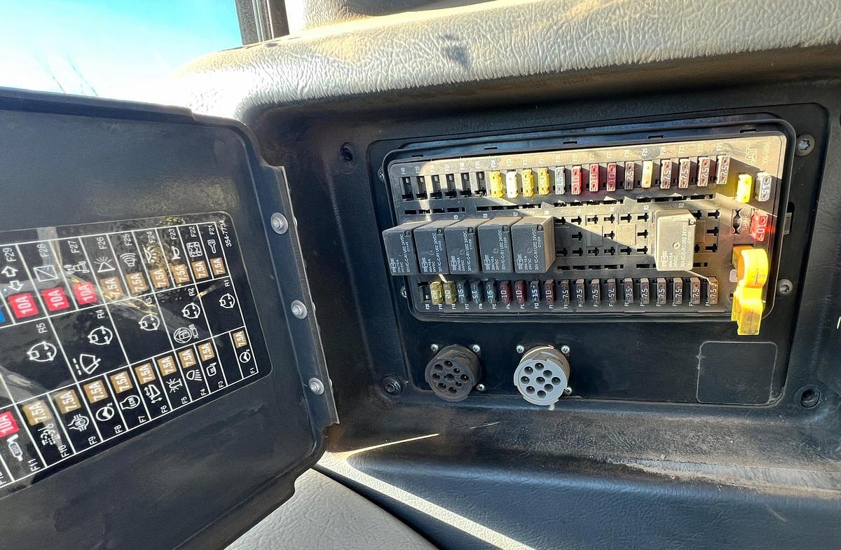 Used 2011 CATERPILLAR 740B Ej