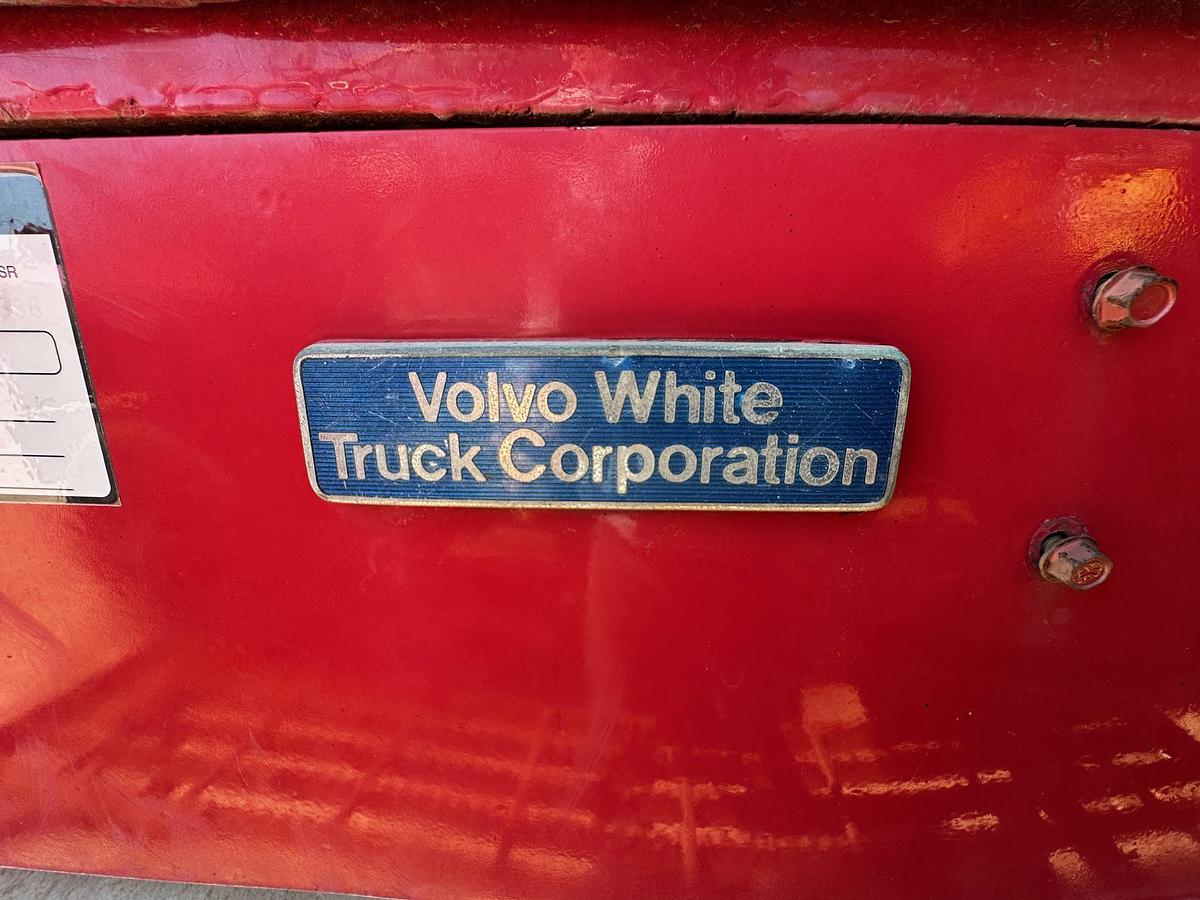 Used 1986 AUTOCAR DK64