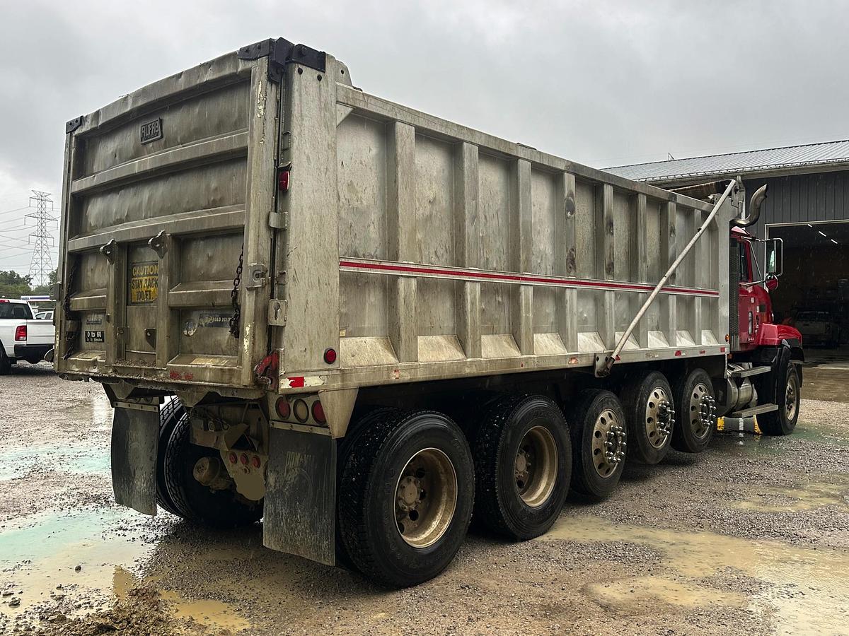 Used 1999 MACK CL713