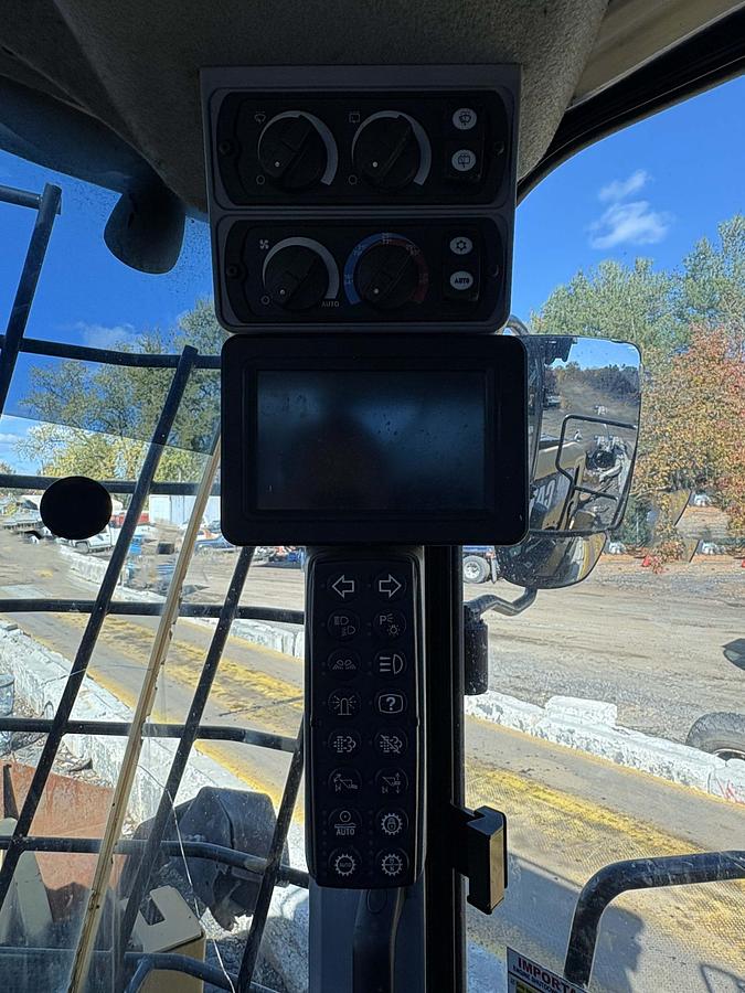 Used 2014 CATERPILLAR 950M